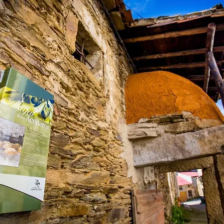 El Hogar Del Herrero Ahigal de los Aceiteros Exterior photo