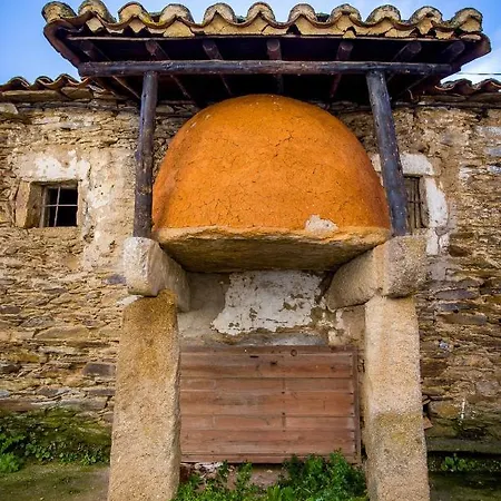 El Hogar Del Herrero Ahigal de los Aceiteros Exterior photo